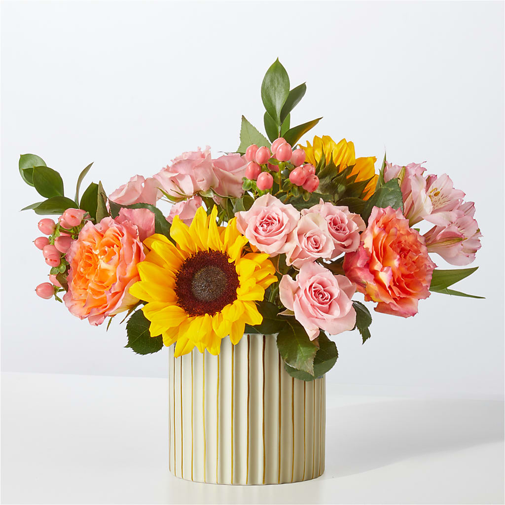 Sun's Out Bouquet – Hirzel Brothers Greenhouse, Toledo OH