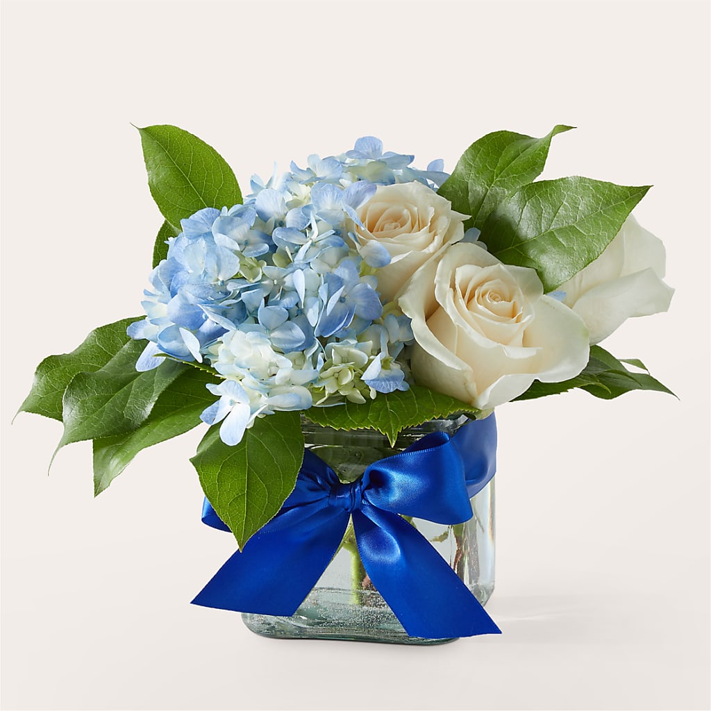 Sky Blue Delight Bouquet – Hirzel Brothers Greenhouse, Toledo OH