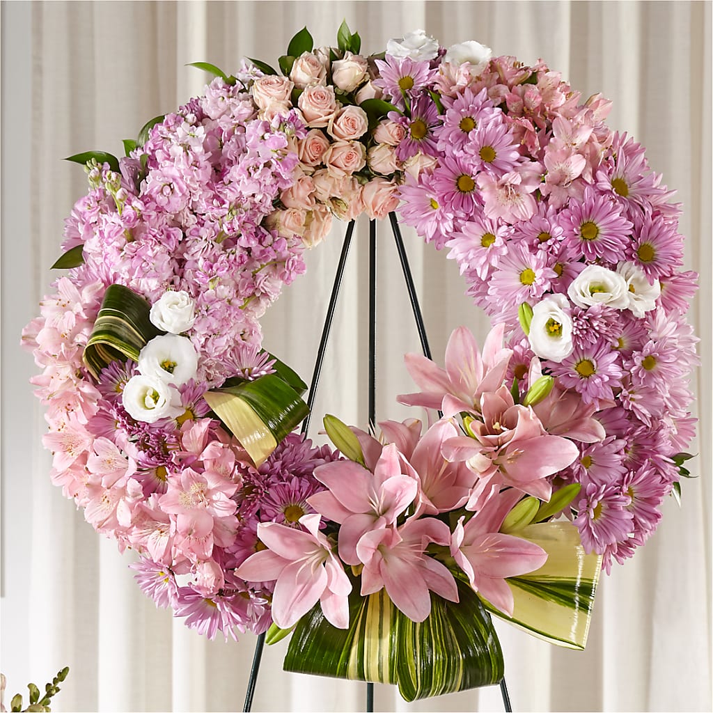 Gift of Warmth Wreath – Hirzel Brothers Greenhouse, Toledo OH