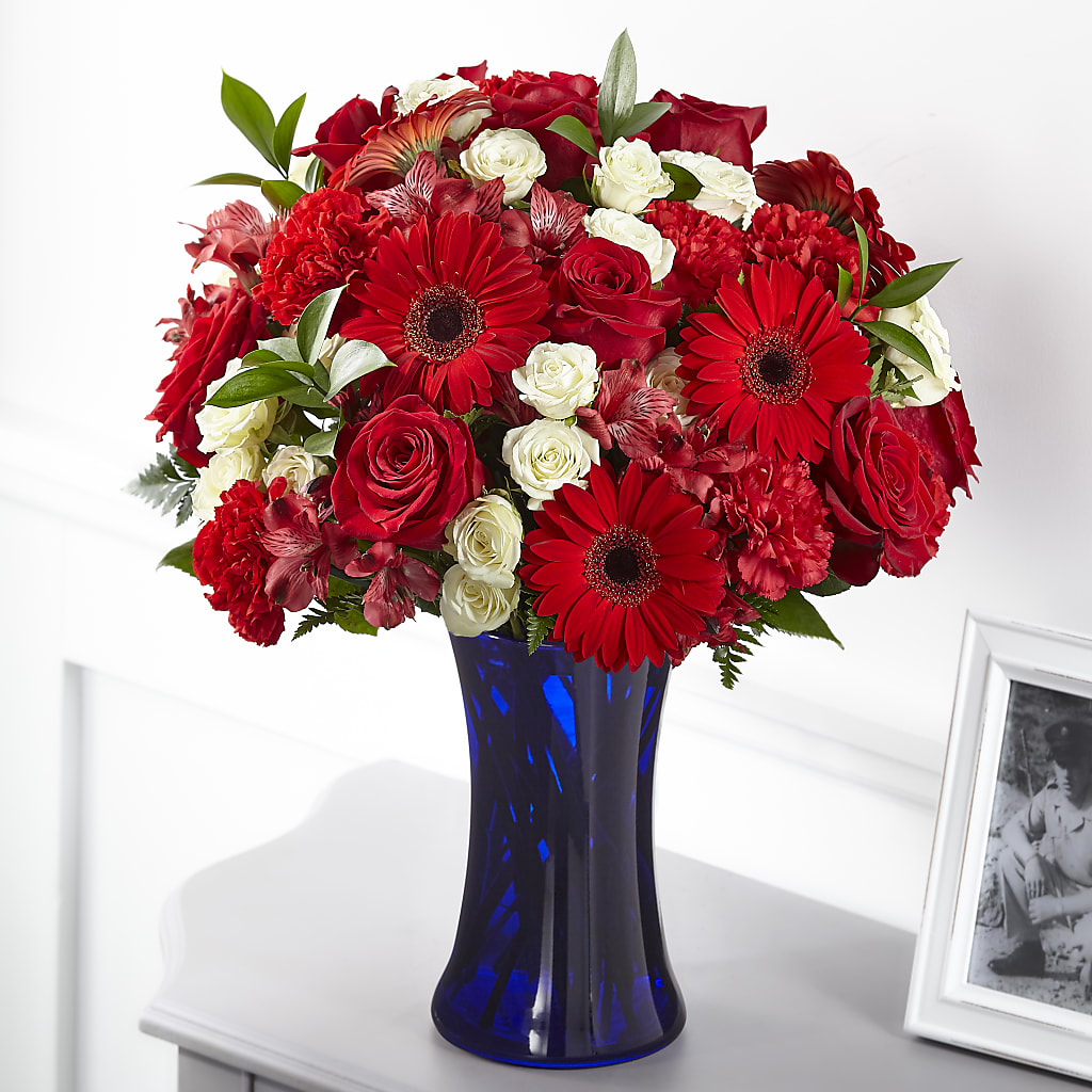 Hearts Embrace Bouquet – Hirzel Brothers Greenhouse, Toledo OH