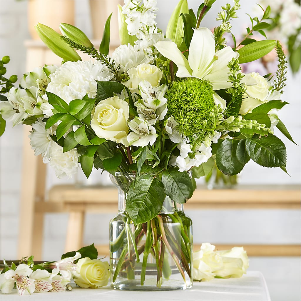 Classic Ivory – A Florist Original – Hirzel Brothers Greenhouse, Toledo OH