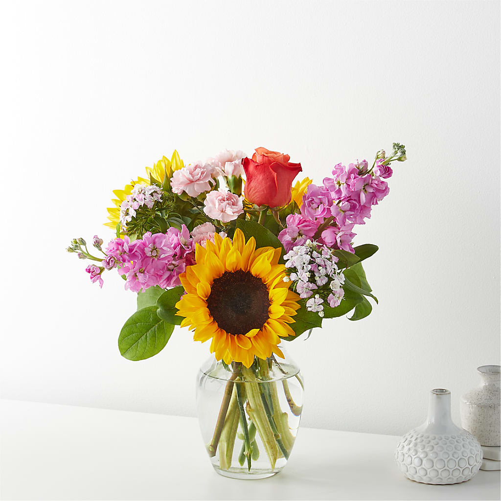 Yellow Brick Road Bouquet – Hirzel Brothers Greenhouse, Toledo OH