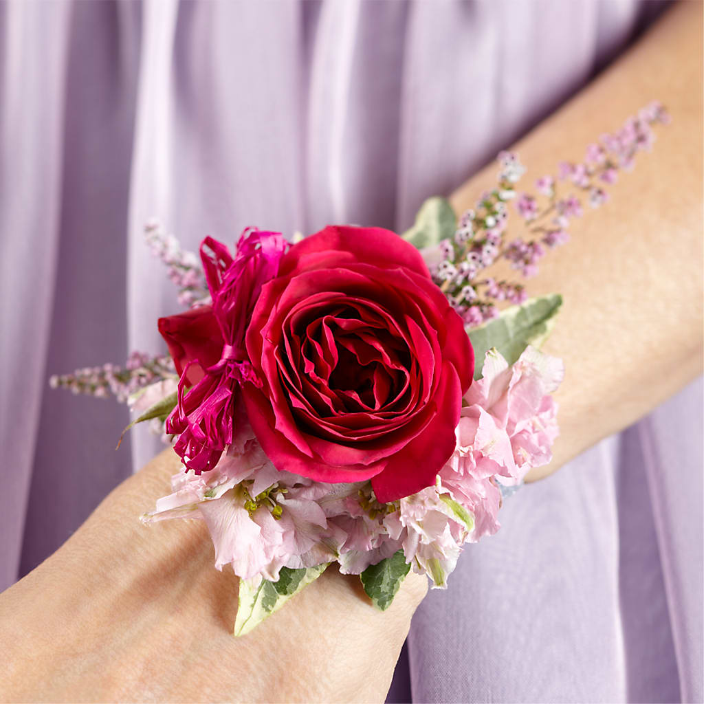 Rose Charm Corsage – Hirzel Brothers Greenhouse, Toledo OH