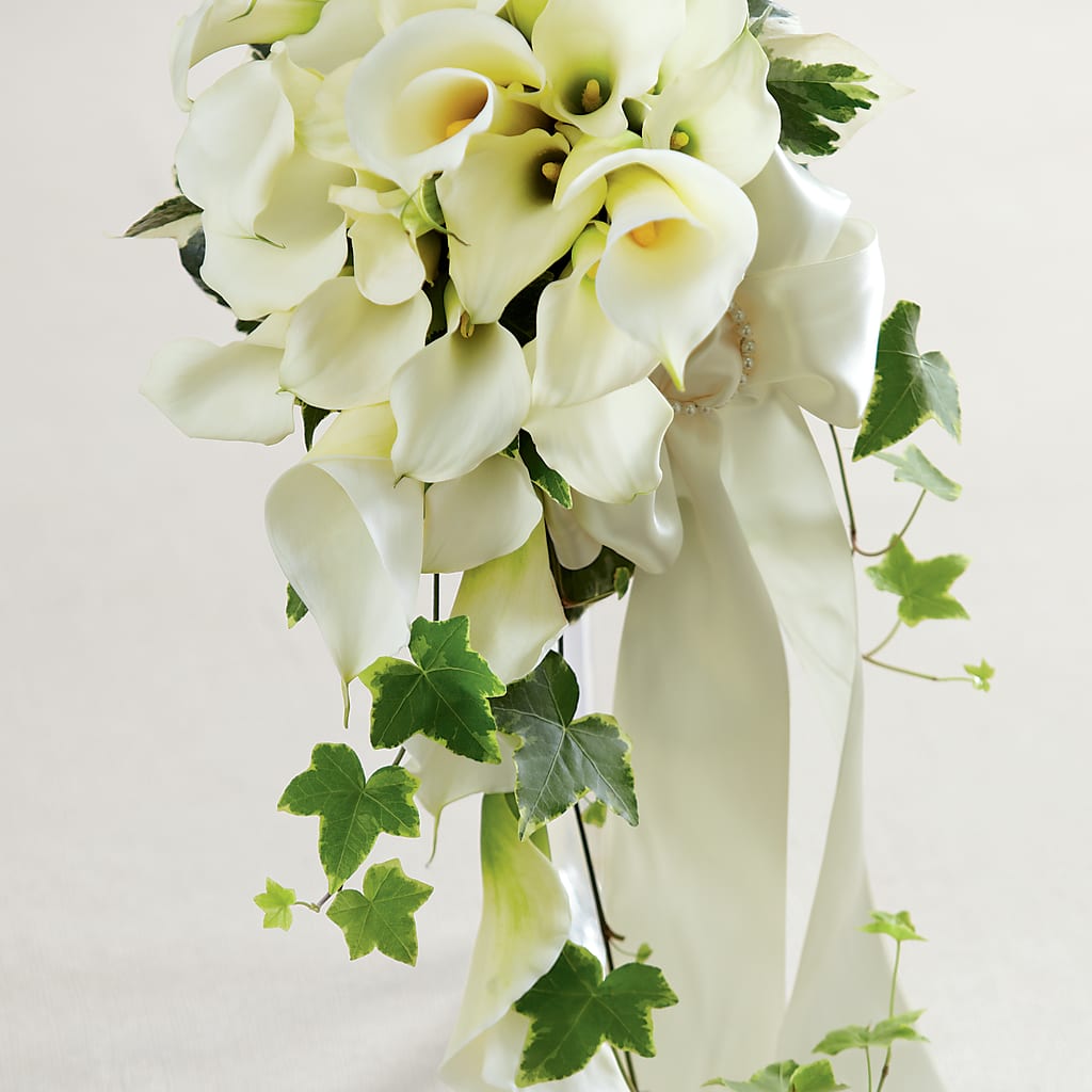 White Chapel Bouquet – Hirzel Brothers Greenhouse, Toledo OH