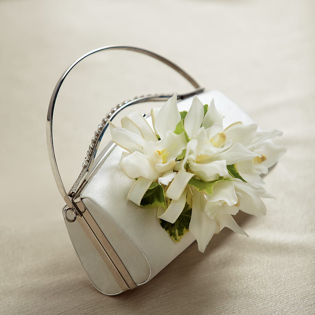 White Purse Decor – Hirzel Brothers Greenhouse, Toledo OH