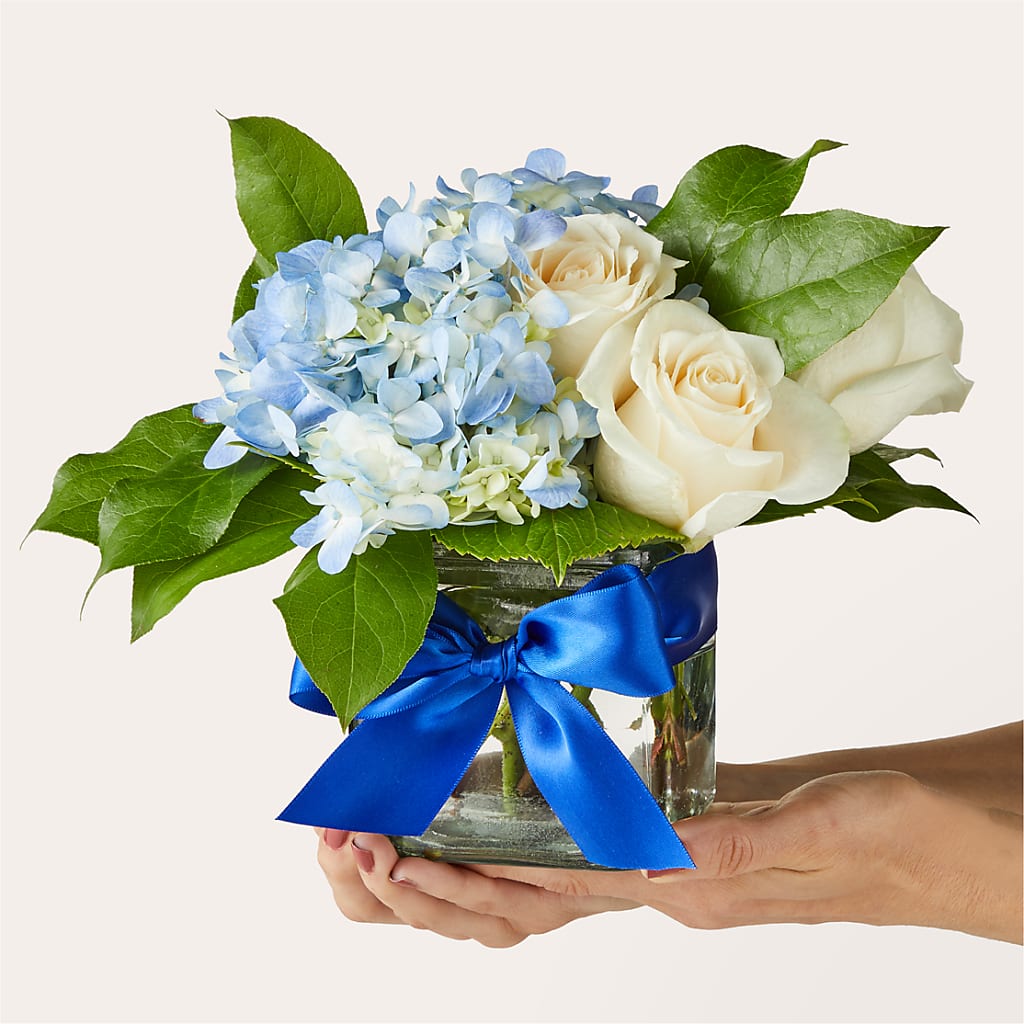 Sky Blue Delight Bouquet –  Hirzel Brothers Greenhouse, Toledo OH