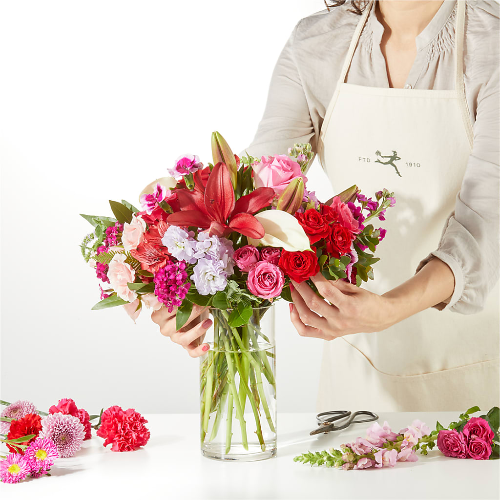 Swooning Over You - A Luxury Florist Original –  Hirzel Brothers Greenhouse, Toledo OH