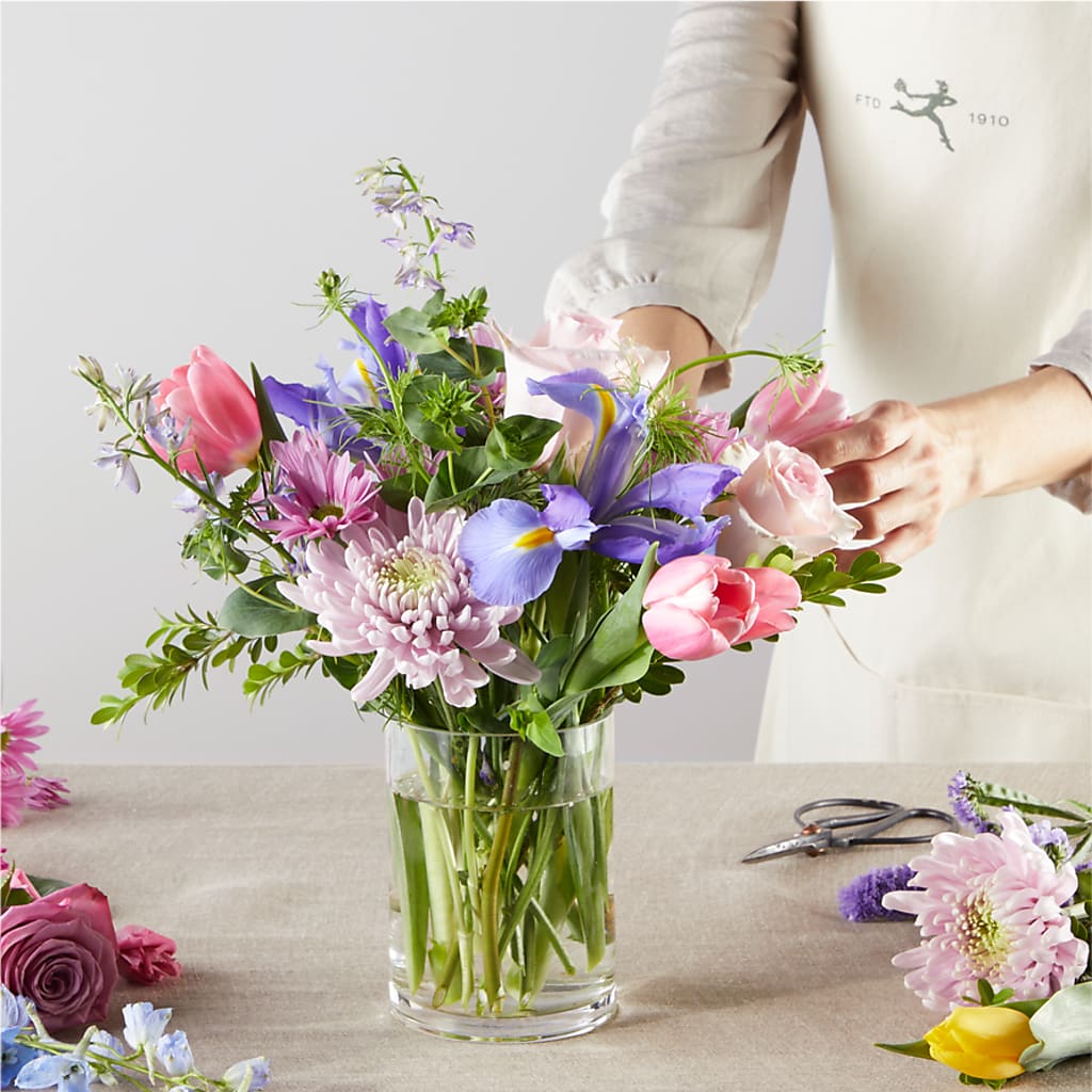 Pastel Tradition - A Florist Original –  Hirzel Brothers Greenhouse, Toledo OH