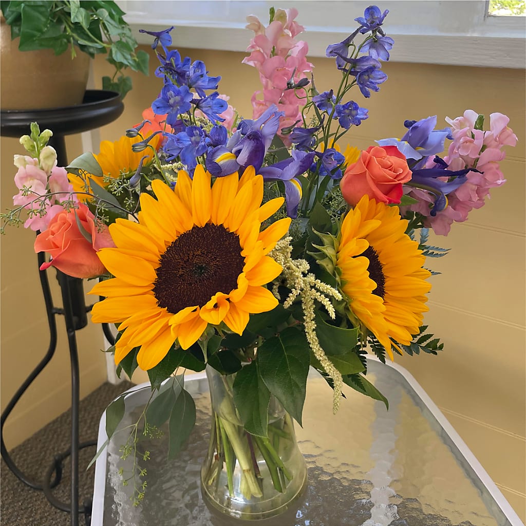 Rays of Life Bouquet –  Hirzel Brothers Greenhouse, Toledo OH