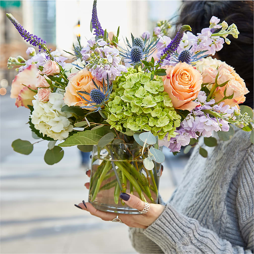 Porch Swing Bouquet –  Hirzel Brothers Greenhouse, Toledo OH