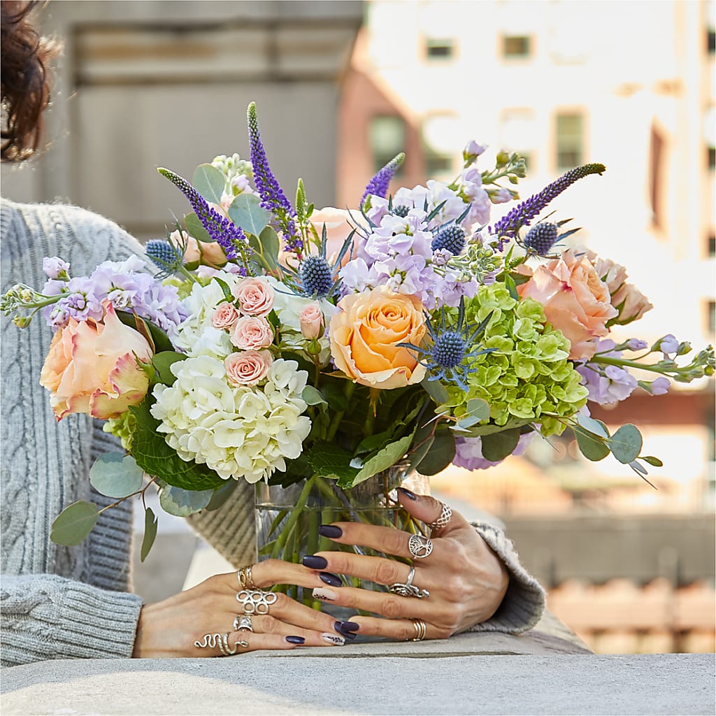 Porch Swing Bouquet –  Hirzel Brothers Greenhouse, Toledo OH