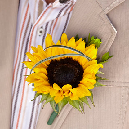 Free Spirit Boutonniere –  Hirzel Brothers Greenhouse, Toledo OH